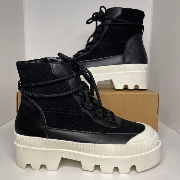 Gianni Bini Platform Booties Size 7.5 NWOB - Picture 1 of 10